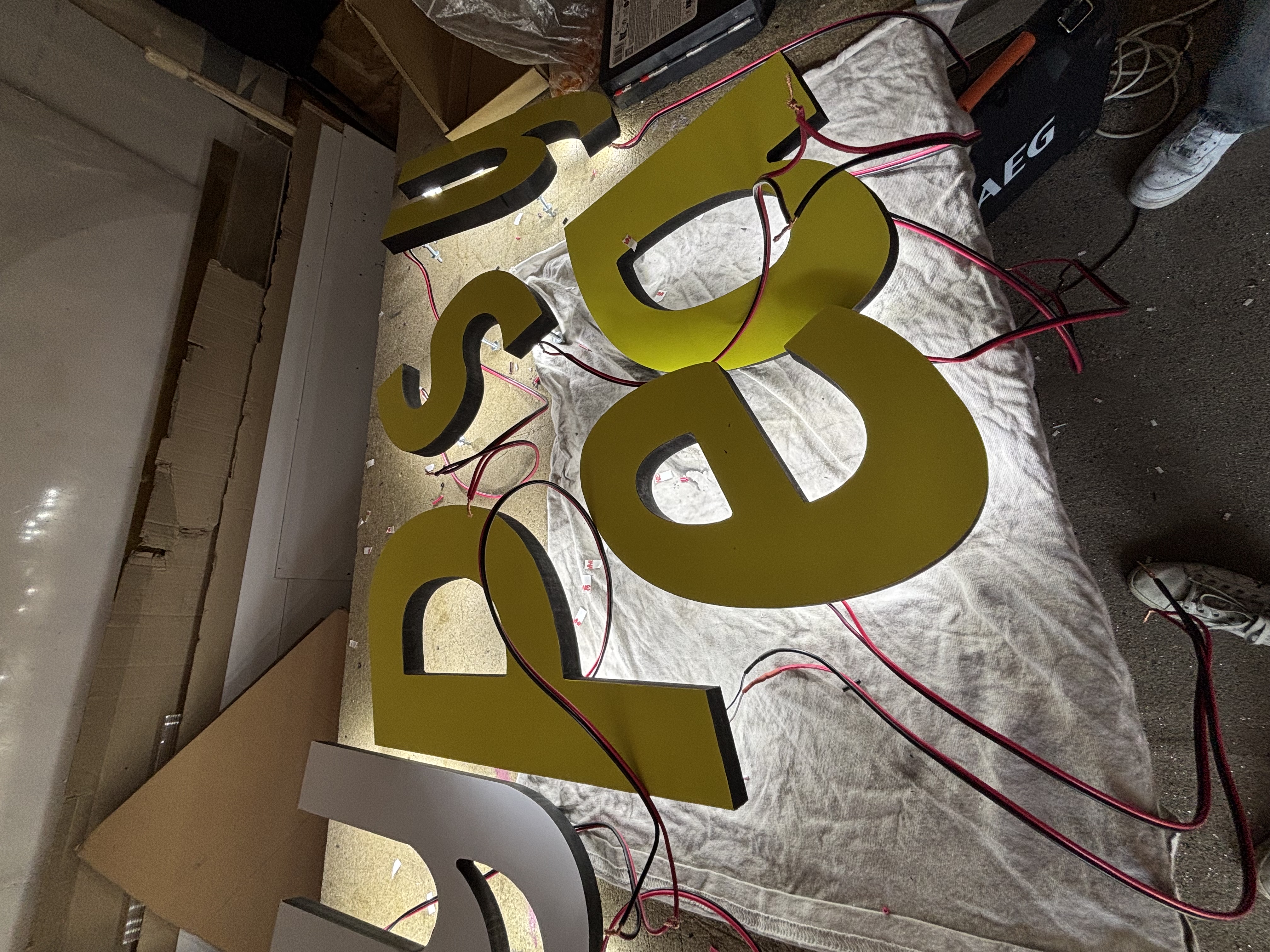 Rétro-éclairage LEDS pour lettres pvc
