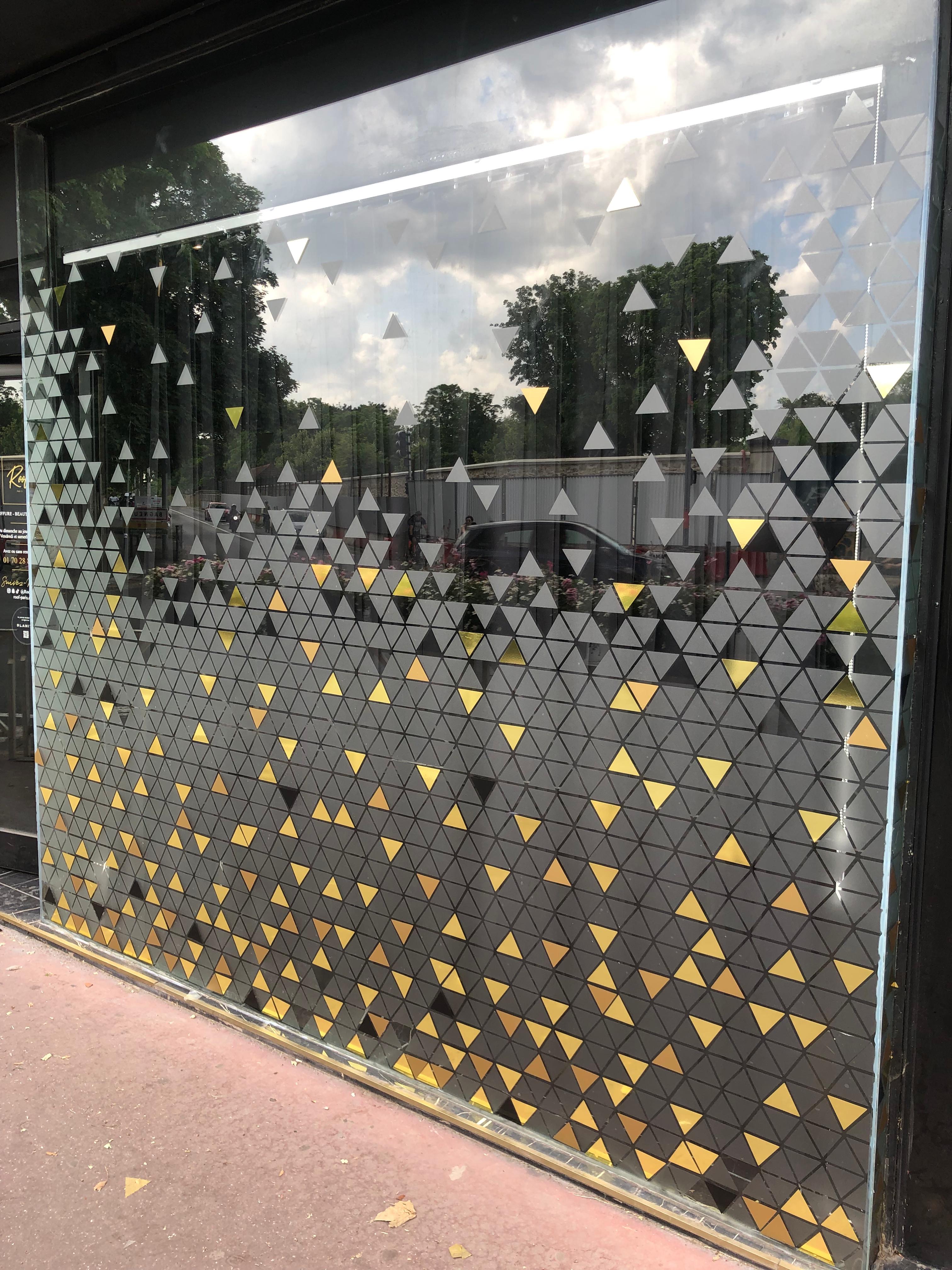 Vitrine pour salon de coiffure