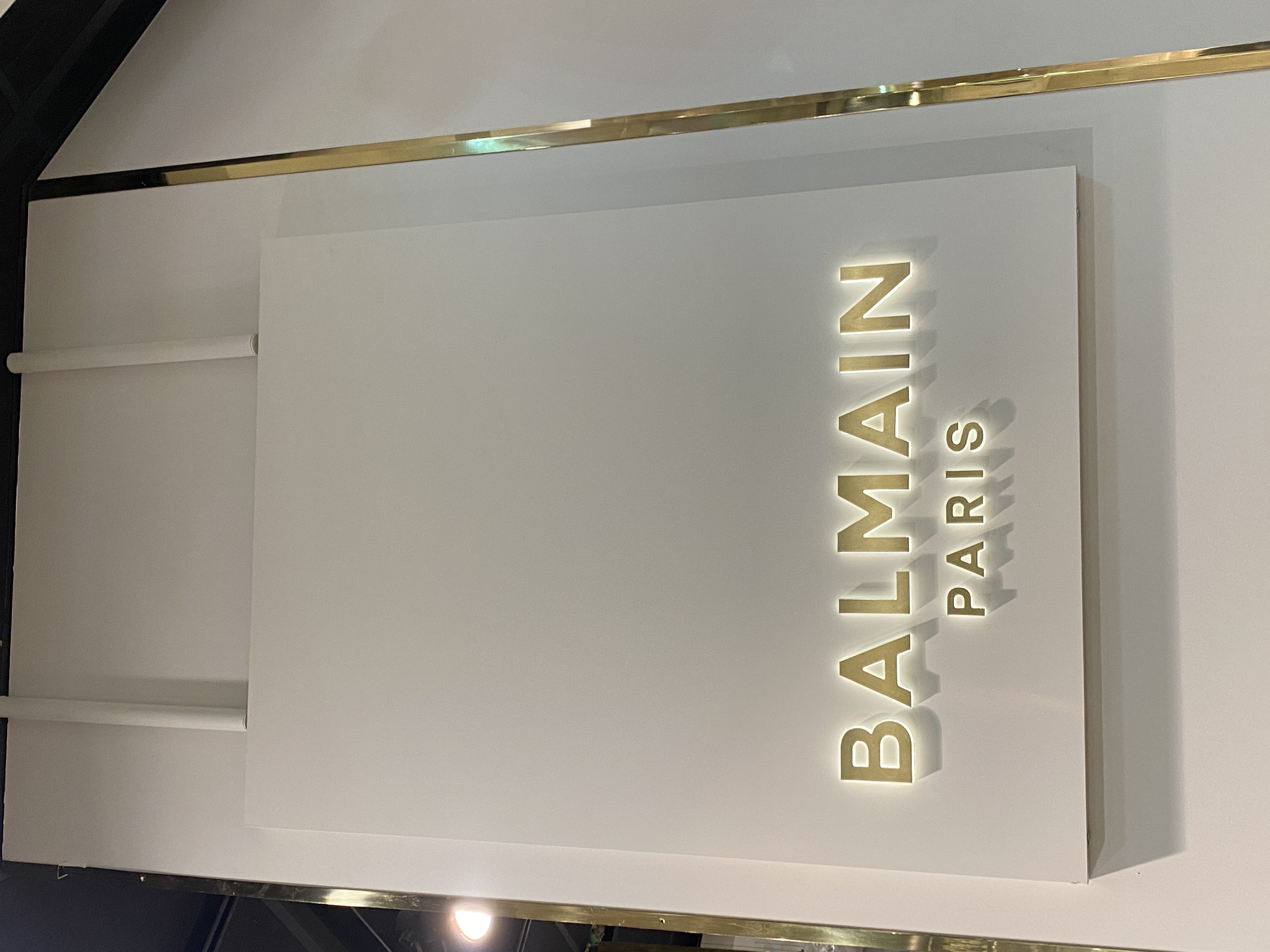Logo BALMAIN en laiton brossé