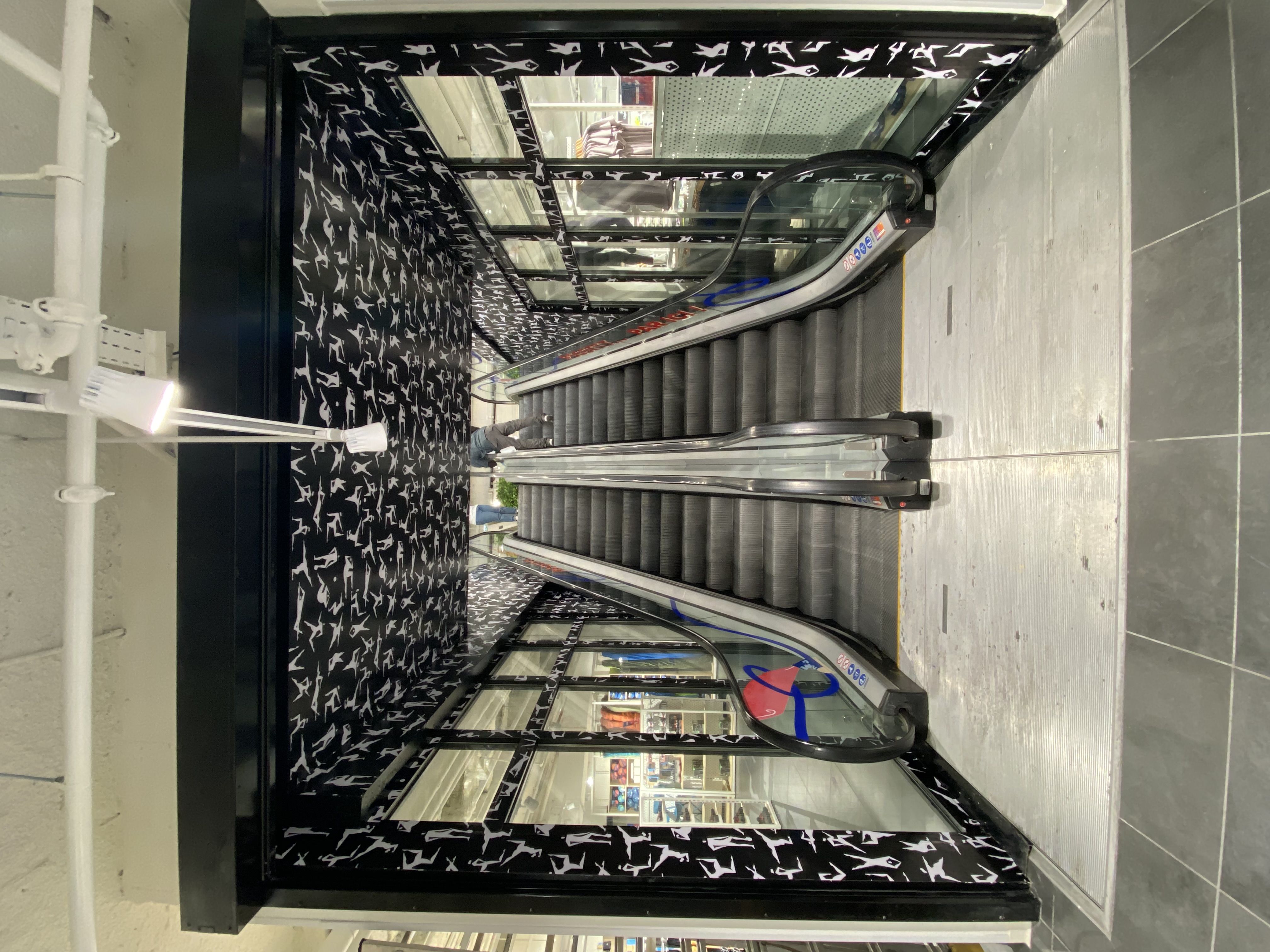 Décoration de murs et Escalators