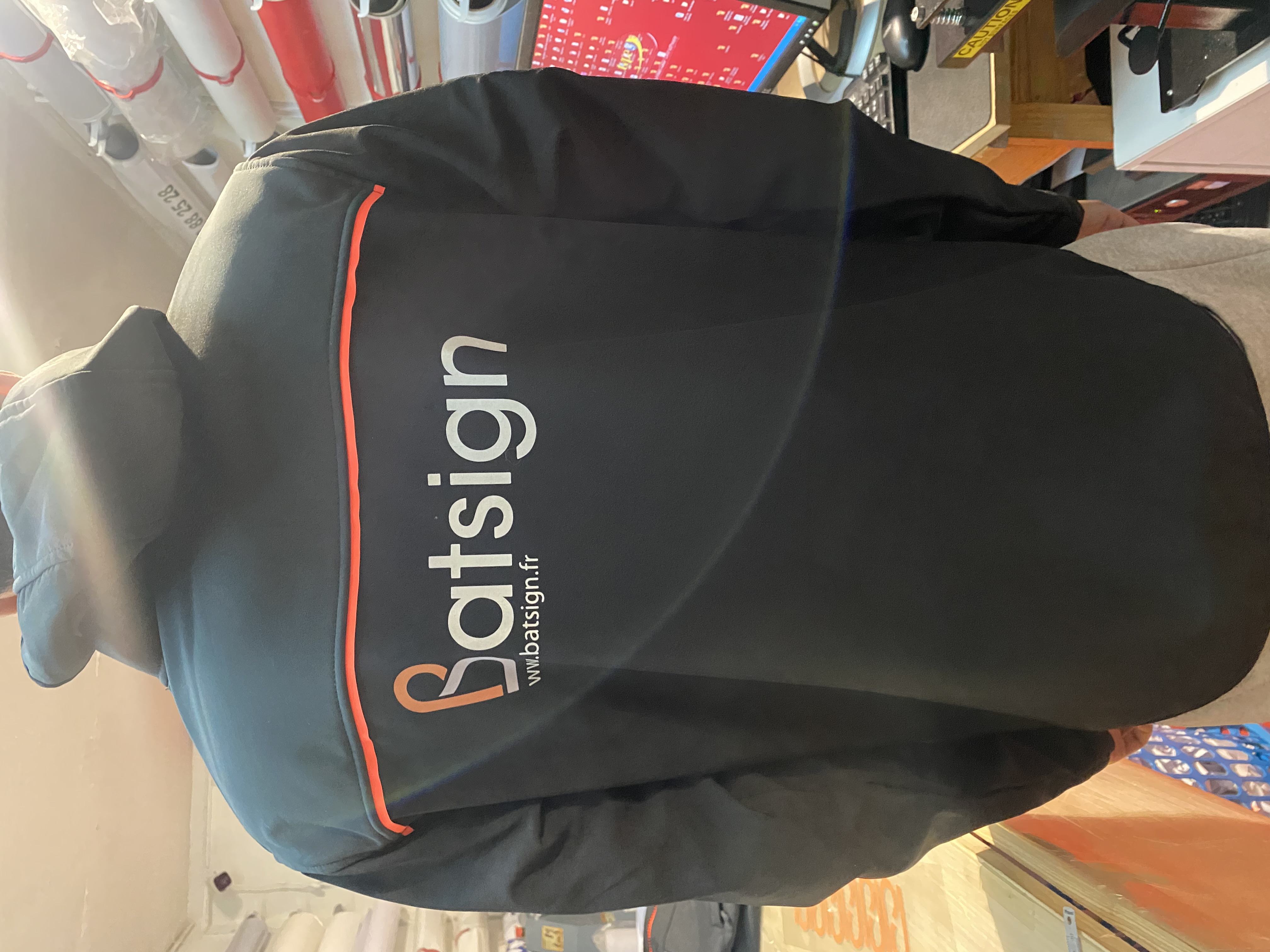 Flocage de logos de sociétés sur vêtements